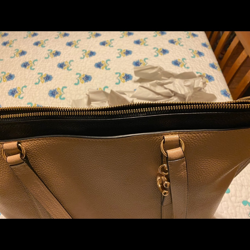 Coach Bag, genuine leather 12 x 15” - Picture 4 of 12